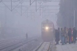 Railway News: कुंभ स्पेशल समेत कई ट्रेनें 10 घंटे तक लेट: कोहरे का कहर जारी - image