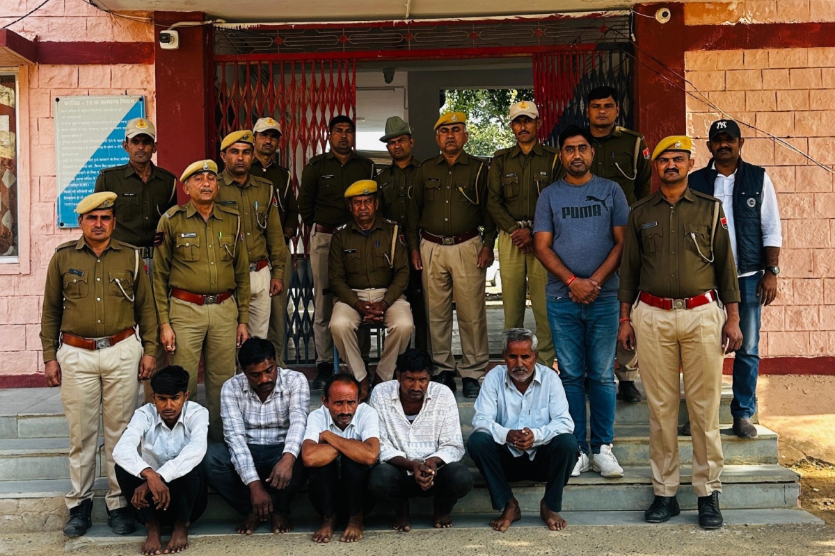 Barmer News: 5 लाख की लूट का मास्टरमाइंड निकला कांस्टेबल, बदमाशों ने फर्जी पुलिस
बनकर किया था कांड