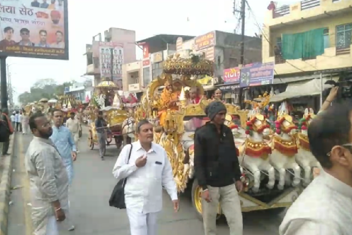 प्राण प्रतिष्ठा महोत्सव के मौके पर जैन समाज ने निकाली शोभायात्रा, देखें वीडियो