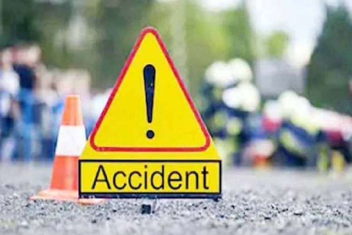 CG Road Accident: तेज रफ्तार कार ने बाइक सवार पिता-पुत्री को रौंदा, मासूम की मौत