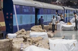 Train Cancelled: माल ढुलाई के मामले में आगे निकला दक्षिण पूर्व मध्य रेलवे, 295
दिनों में 200 मिलियन टन लदान - image