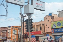 CG Traffic Signal: वर्षों बाद भी नहीं लगा सके सिग्नल, केवल विज्ञापन के काम आ रहे
खंभे.. - image