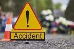 CG Accident News: तेज रफ़्तार हाइवा और स्कूटी की हुई टक्कर, मौके पर ही छात्रा की
गई जान - image