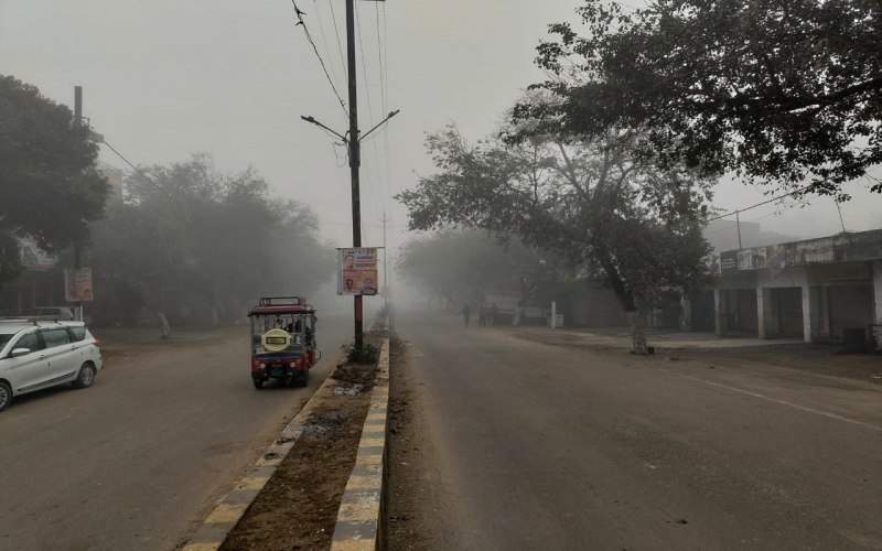 छत्तीसगढ़ में सीजन का पहला कोहरा! घटने से बढ़ा हादसों का खतरा, वाहन चालक रखें ध्यान...(photo-patrika)
