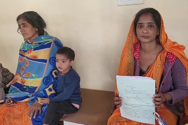 Police accused of beating for not taking back CM Helpline complaint in betul