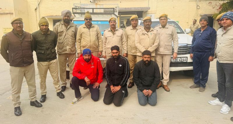 Excise station officials sold liquor to smugglers, police exposed the nexus, three arrested