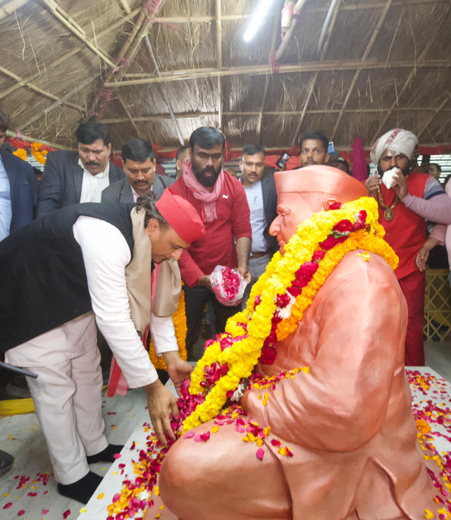 Akhilesh Yadav in Mahakumbh