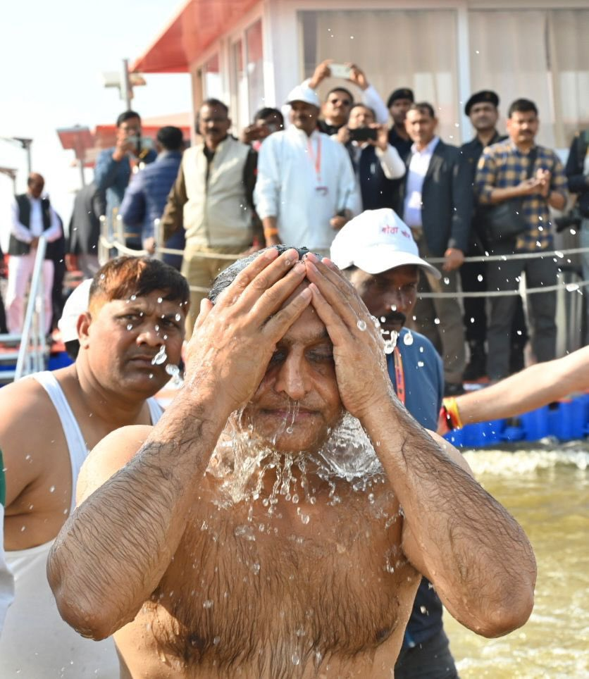 Akhilesh Yadav in Mahakumbh