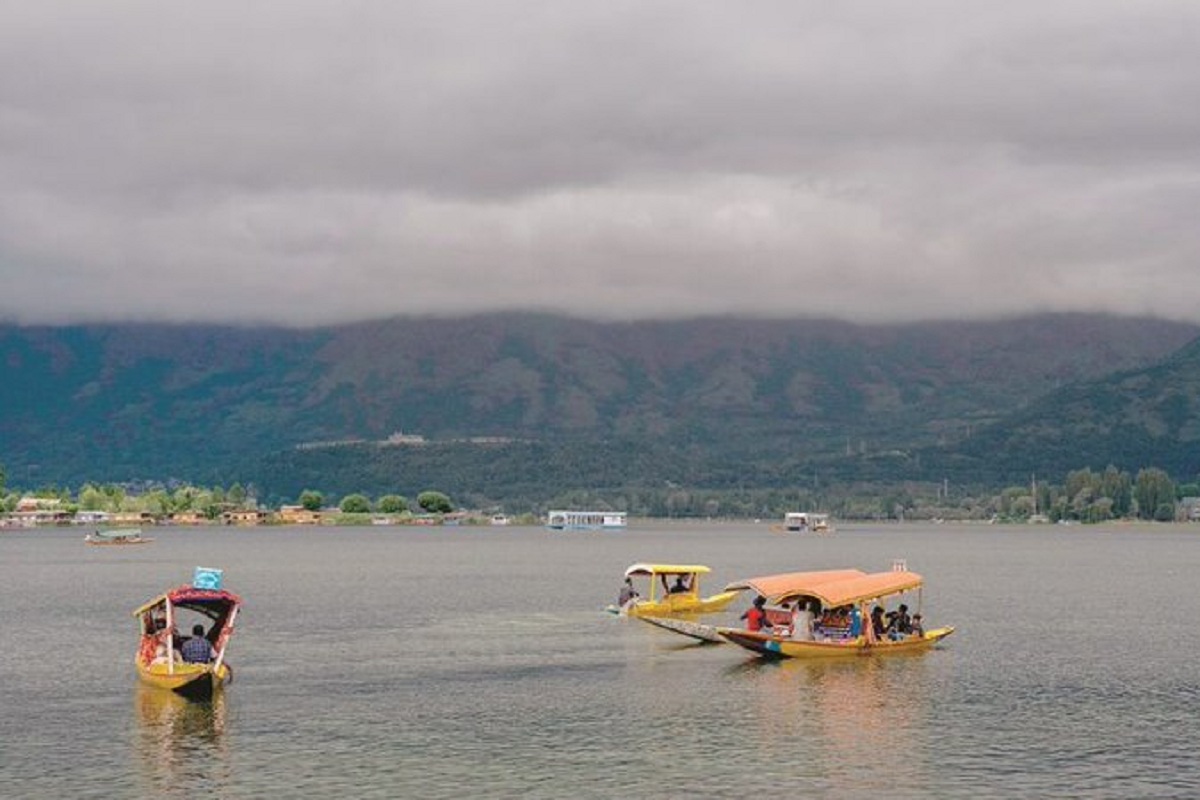 jammu kashmir weather : श्रीनगर में न्यूनतम तापमान शून्य से 5.5 डिग्री सेल्सियस
कम दर्ज