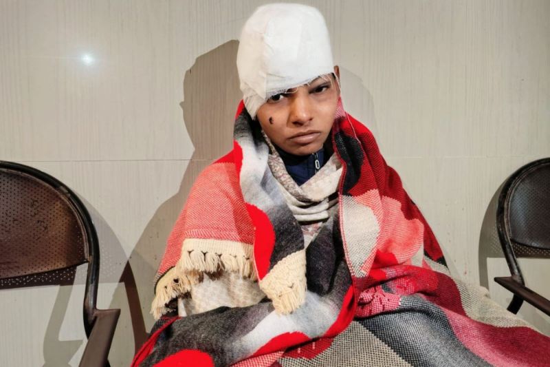 jhalawar road accident, injured 12 year old boy lay on the road for 12 hours in the cold night