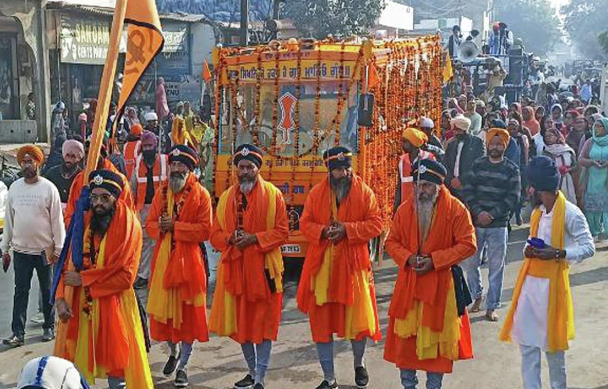 बोल संगते जयकारा बाजां वाले दा: नगर कीर्तन में उमड़ी श्रद्धा, गुरु महिमा का
गुणगान