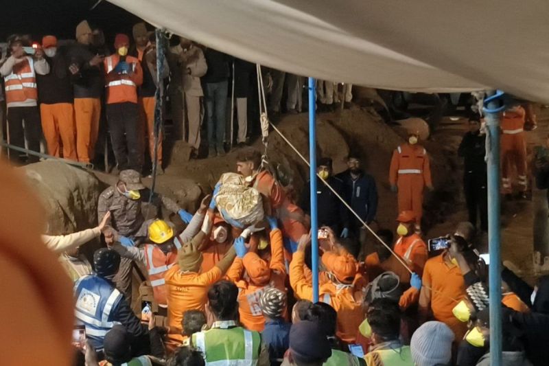 kotputli borewell news chetana rescued live update