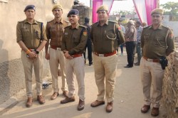 राजस्थान के लवेरा गांव में 12 थानों की पुलिस के 200 जवान हर गली-मोहल्ले में
तैनात थे, इसके बाद जो हुआ किसी ने नहीं सोचा था - image