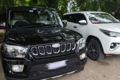 man rented an SUV car by giving fake ID and fled in sikar