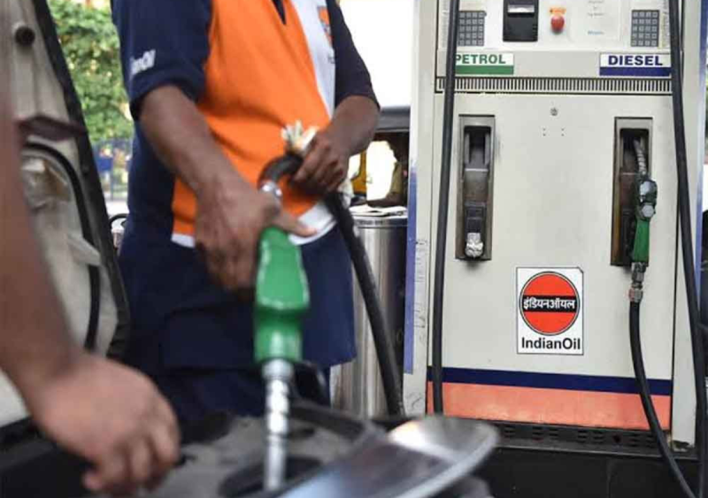 Cash payment stopped at petrol pumps in MP