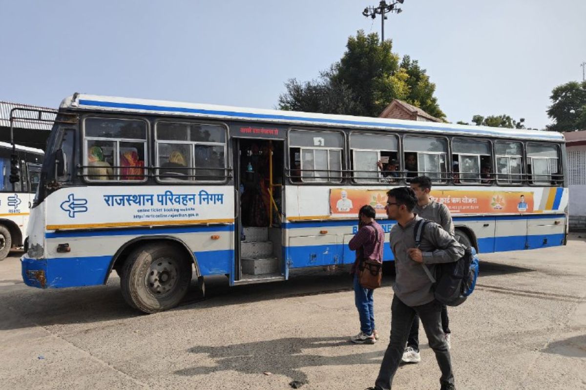 Rajasthan Roadways: राजस्थान रोडवेज डिपो में अनुबंध पर लिए जा सकेंगे कर्मचारी,
गांव और ढाणियों के हजारों लोगों को मिलेगा फायदा