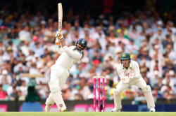 India vs Australia Sydney Test, Day 1 Tea: टॉप ऑर्डर फिर फ्लॉप, चायकाल तक भारत
ने बनाए 107/4, पंत और जडेजा क्रीज़ पर - image