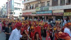 श्रीयादे माता को नवाया शीश, घोड़ों पर बैठे दूल्हे - image