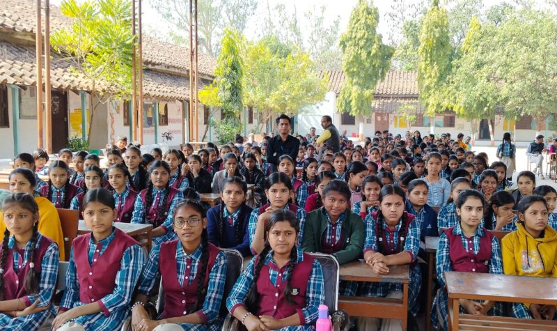 स्कूल में जागरुकता कार्यक्रम