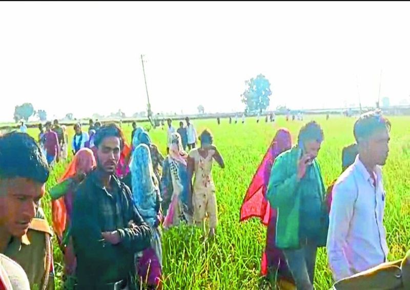 टगर के माळ में चारा काटने के दौरान फेंङ्क्षसग में करंट आने से हुई भंवर लाल सहरिया की मौत के मामले में गुरुवार को छह लाख रुपए में समझौता हुआ। इसके बाद अंतिम संस्कार किया गया।