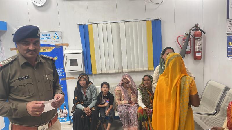 Do not tell OTP to anyone on phone, cyber criminals are active - police station in-charge