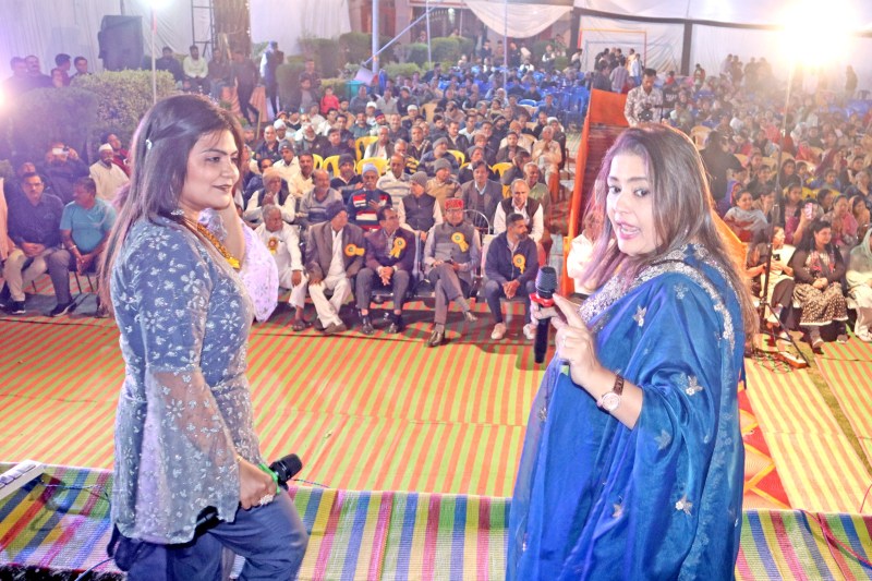 भगवंती नावाणी की स्मृति में पारंपरिक सिंधी गीतों की प्रस्तुति