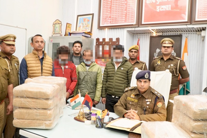 पुलिस की गिरफ्त में गांजा तस्कर