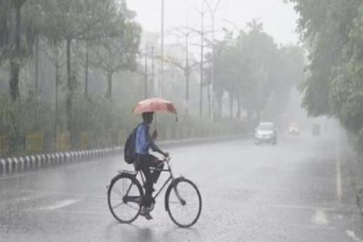 UP Rain: यूपी के इन जिलों में कल आंधी- तूफान के साथ बारिश के आसार,IMD latest
update