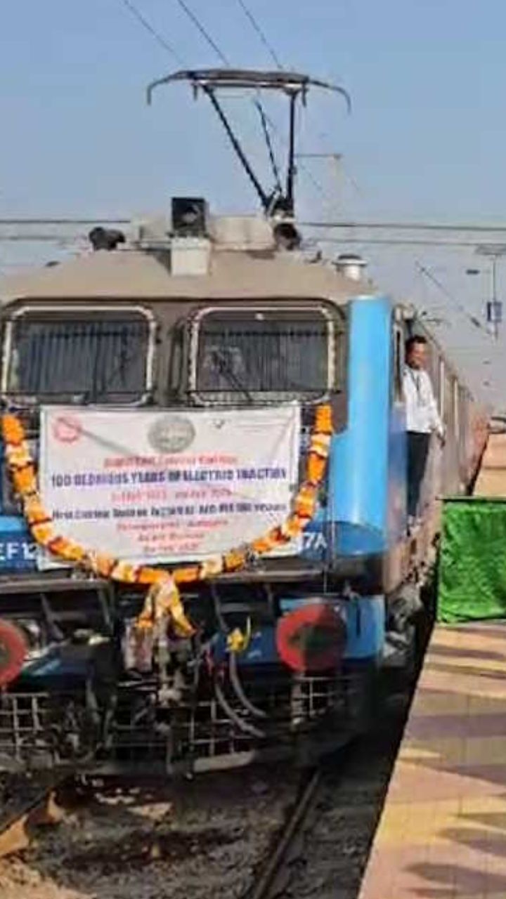 Indian Railway: भानुप्रतापपुर-अंतागढ़ के बीच शुरू हुई इलेक्ट्रिक रेल सेवा, हरी झंडी दिखाकर किया रवाना