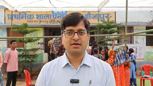 CG Election 2025: नगरीय निकाय चुनाव के लिए मंत्री, विधायक, कलेक्टर-एसपी और प्रत्याशियों ने डाले वोट, देखें तस्वीरें