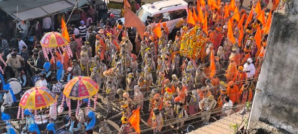 Rajim Kumbh 2025: राजिम में महाशिवरात्रि पर हुआ आखिरी शाही स्नान, शिवालयों में गूंजा हर-हर महादेव …देखें Photo