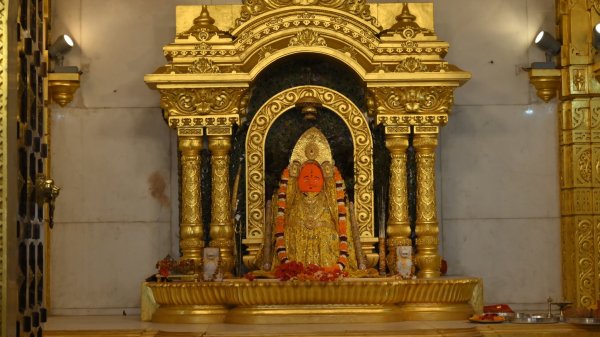 Amit Shah in CG: माँ बम्लेश्वरी मंदिर पहुंचे गृहमंत्री अमित शाह, देखें तस्वीरें