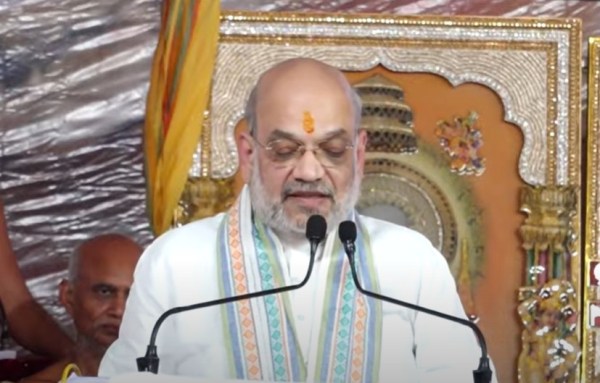 Amit Shah in CG: माँ बम्लेश्वरी मंदिर पहुंचे गृहमंत्री अमित शाह, देखें तस्वीरें