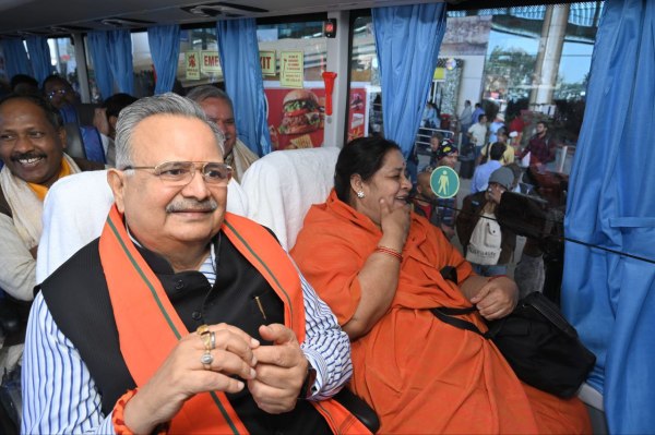 Mahakumbh 2025: मुख्यमंत्री विष्णुदेव साय कैबिनेट के साथ महाकुंभ पहुंचे, देखें तस्वीरें 
