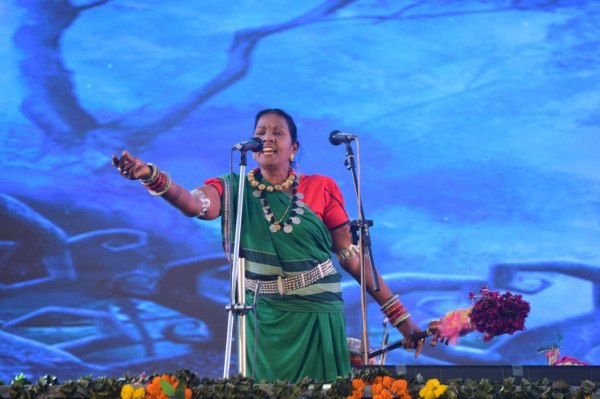 CG News: राजिम कुंभ के सांस्कृतिक मंच पर छत्तीसगढ़ी संस्कृति की झलक, देखें तस्वीरें 
