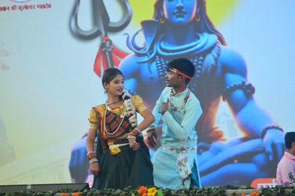 CG News: राजिम कुंभ के सांस्कृतिक मंच पर छत्तीसगढ़ी संस्कृति की झलक, देखें तस्वीरें 
