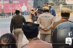 प्रयागराज में पुलिस ने वकील को पीटा, दरोगा ससपेंड, देखें वीडियो  - image