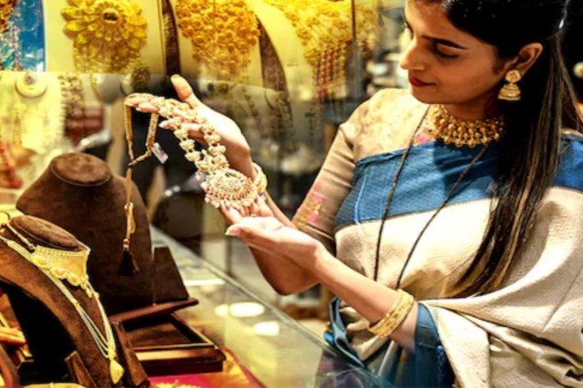 Gold Prices Drop Sharply