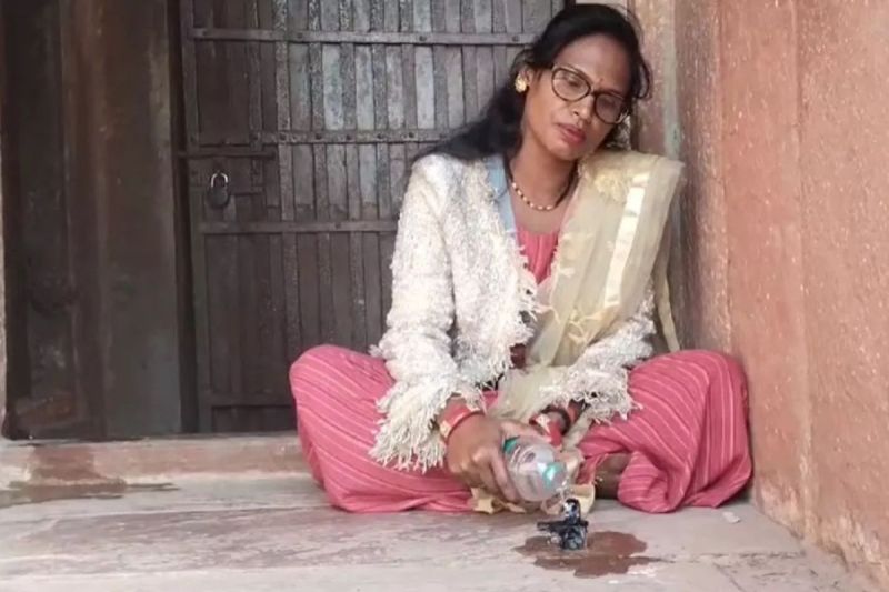 Claim of offering Gangajal at Taj Mahal on Mahashivratri, Hindu woman took Shivling inside Taj Mahal and offered Gangajal, video goes viral, questions raised on security arrangements, Tajmahal Video Viral