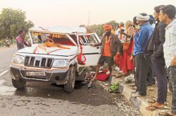 Baran Accident: महाकुंभ से लौट रहे साधुओं की 2 बार पलटी कार, डिवाइडर से टकराई - image