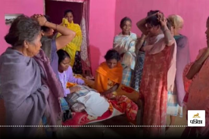 Naxalites killed Sarpanch candidate: नक्सलियों ने सरपंच प्रत्याशी का पत्नी के सामने रेता गला, फिर पेट में घुसेड़ दिया सब्बल