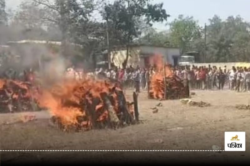 कोरबा में एक साथ 6 शवों का किया गया अंतिम संस्कार, नम आंखों से ग्रामीणों ने दी विदाई, महाकुंभ जाते वक्त हुआ था हादसा