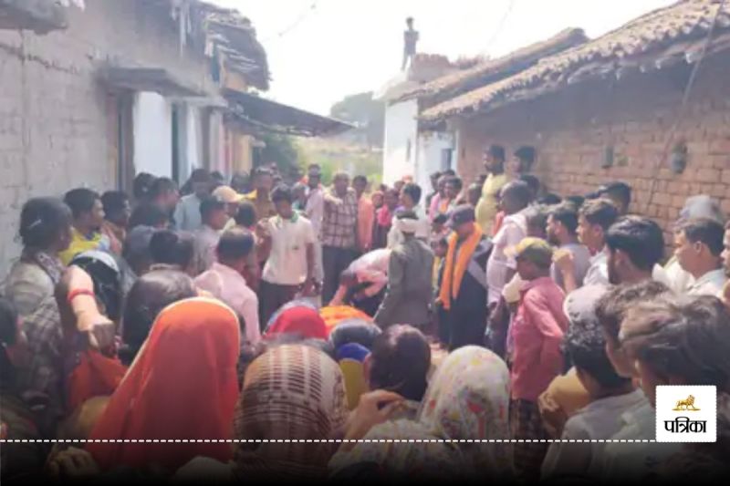 Dhamtari News: एक साथ निकली 2 छात्रों की शव यात्रा, देखकर रो पड़ा पूरा गांव, ट्रैक्टर पलटने से हुई थी 3 की मौत