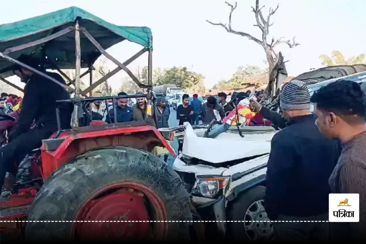 Sonbhadra Accident: कुंभ से लौट रहे श्रद्धालुओं की बोलेरो व ट्रेलर में भीषण टक्कर, शिक्षक समेत 4 की मौत, डिप्टी CM ने जताया दुःख