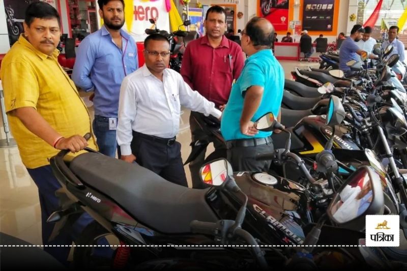 छत्तीसगढ़ में अब ‘हेलमेट नहीं तो गाड़ी नहीं’…. दुपहिया वाहन लेने के लिए बदल गए नियम, परिवहन विभाग ने दिए सख्त निर्देश