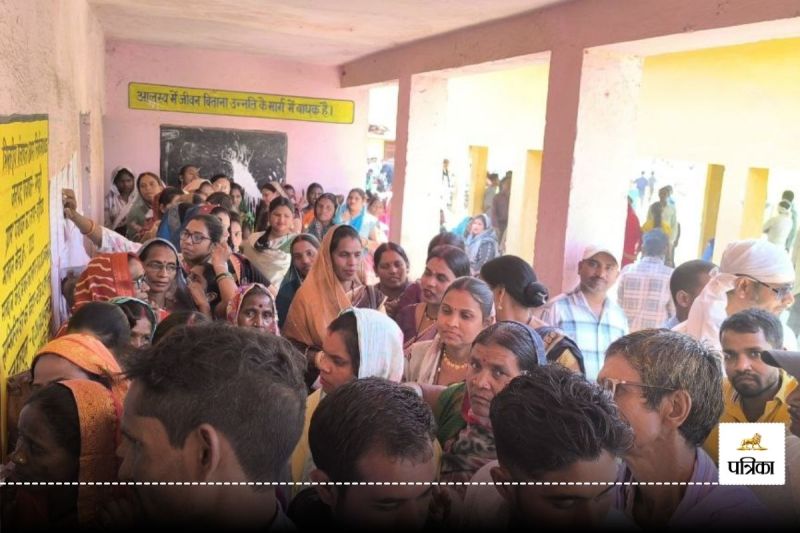 CG Panchayat Chunav 2025: पंचायत चुनाव के पहले चरण की वोटिंग खत्म, कई बड़े नेताओं के रिश्तेदार आजमा रहे भाग्य