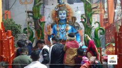 Mahashivratri in Moradabad: मुरादाबाद में महाशिवरात्रि पर मंदिरों में उमड़ी
भीड़, श्रद्धालुओं ने किया जल अभिषेक - image