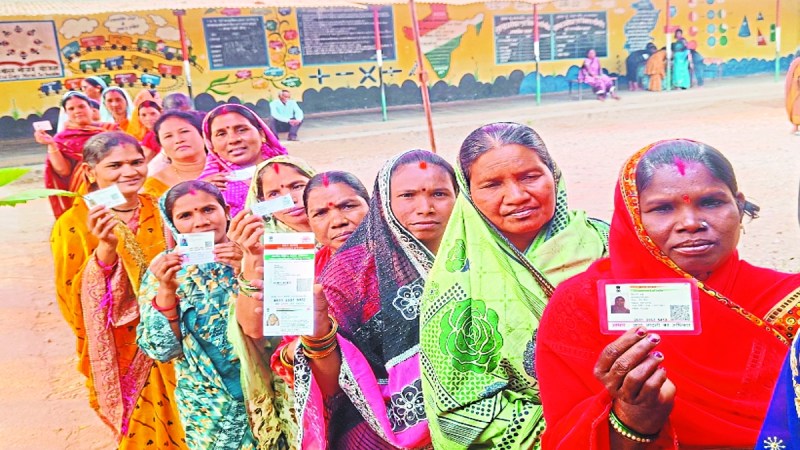 मंगलवार को सुबह 8 से शाम 5 बजे की स्थिति में बालोद जिले के नगरीय निकायों में 73.54 प्रतिशत मतदान हुआ। इसमें 74.52 प्रतिशत पुरुष व 72.66 प्रतिशत महिला मतदाताओं ने वोट डाला।