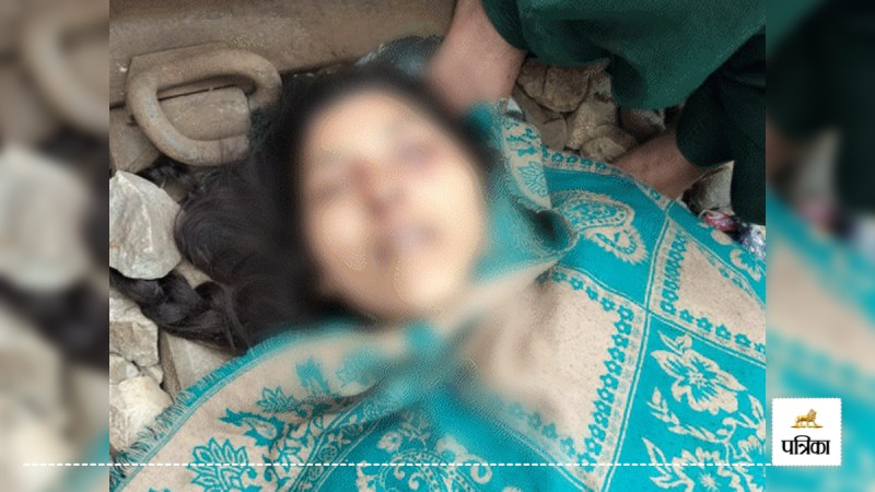 Hurt by blackmailing of her lover girl got killed by train in Bijnor
