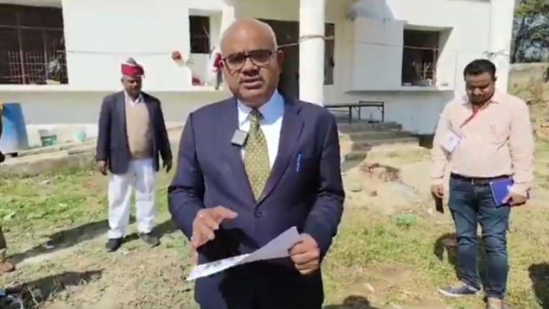 जिलाधिकारी जितेंद्र प्रताप सिंह